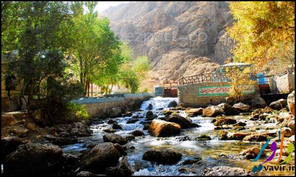 منظره ای زیبا از چشمه پیرغار روستای ده چشمه شهرستان فارسان چهارمحال وبختیاری