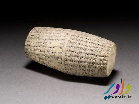 استوانه کتیبه ای آنتیوخوس اول، بابلی، حدود 268 قبل از میلاد. خاک رس موزه بریتانیا، لندن